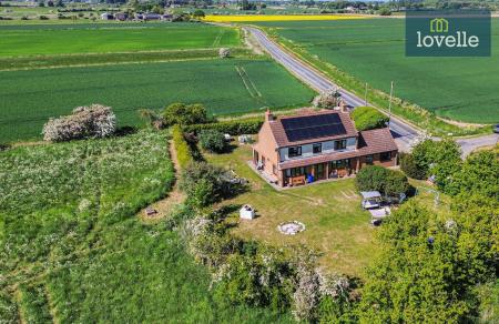 4 bedroom Detached house for sale in South Road, South Somercotes, LN11