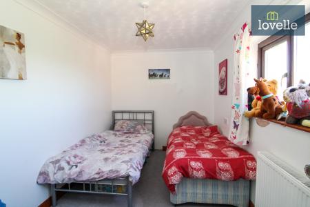 4 bedroom Detached house for sale in South Road, South Somercotes, LN11