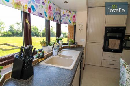 4 bedroom Detached house for sale in South Road, South Somercotes, LN11