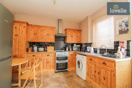 3 bedroom End of terrace house for sale in Spring Bank, Grimsby, DN34