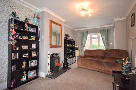 3 bedroom Terraced House for sale in St Bernards Avenue, Louth, LN11