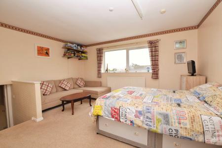 5 bedroom Detached house for sale in St Marys Park, Louth, LN11