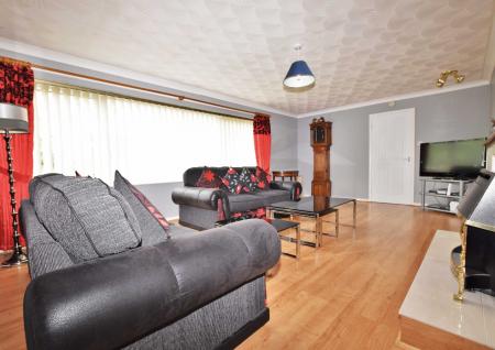 5 bedroom Detached house for sale in St Marys Park, Louth, LN11