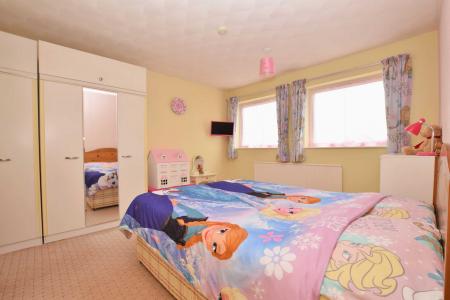 5 bedroom Detached house for sale in St Marys Park, Louth, LN11