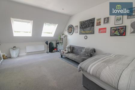 5 bedroom Detached house for sale in The Riverbank, Louth, LN11