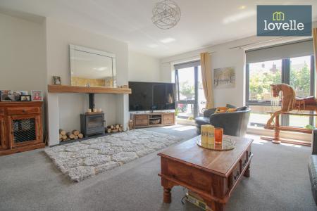 5 bedroom Detached house for sale in The Riverbank, Louth, LN11