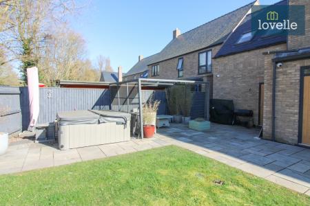 5 bedroom Detached house for sale in The Riverbank, Louth, LN11