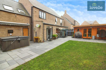 5 bedroom Detached house for sale in The Riverbank, Louth, LN11