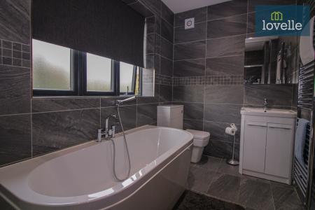 5 bedroom Detached house for sale in The Riverbank, Louth, LN11