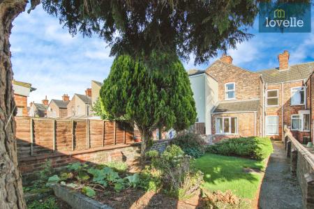 3 bedroom Terraced House for sale in Torrington Street, Grimsby, DN32