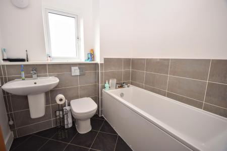 4 bedroom Detached house for sale in Walnut Close, Louth, LN11