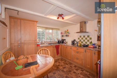 4 bedroom Detached house for sale in Warren Road, Saltfleet, LN11