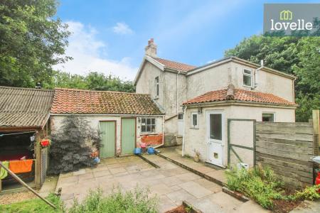 4 bedroom Detached house for sale in Warren Road, Saltfleet, LN11