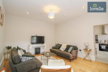 2 bedroom Flat for sale in Welholme Avenue, Grimsby, DN32