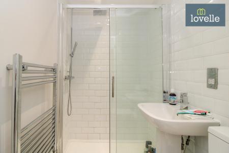 2 bedroom Flat for sale in Welholme Avenue, Grimsby, DN32