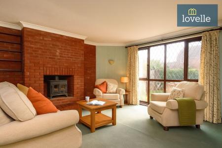 5 bedroom Detached house for sale in Woodlands, Louth, LN11