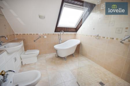 5 bedroom Detached house for sale in Woodlands, Louth, LN11