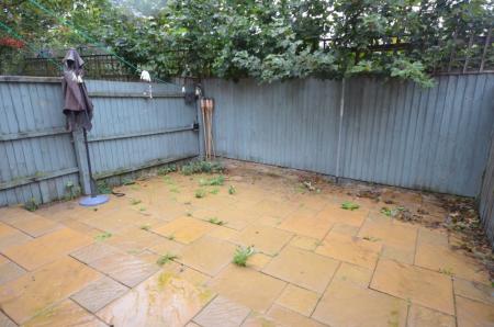 2 bedroom End of terrace house to let in Danes Close, Grimsby, DN32