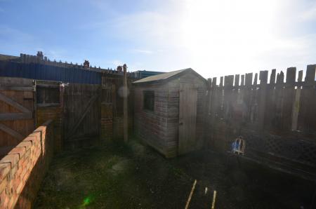 3 bedroom Terraced House to let in Donnington Street, Grimsby, DN32