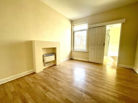 2 bedroom Flat to let in Grant Street, Cleethorpes, DN35