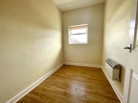 2 bedroom Flat to let in Grant Street, Cleethorpes, DN35