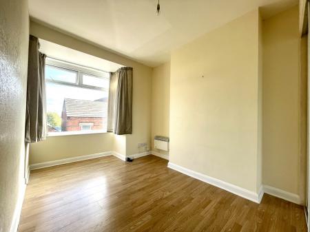 2 bedroom Flat to let in Grant Street, Cleethorpes, DN35