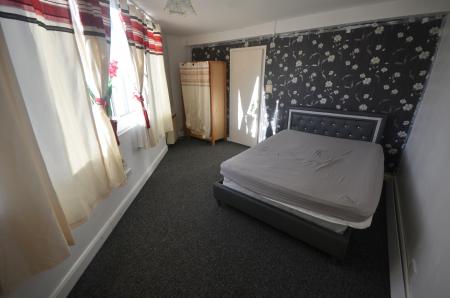 2 bedroom Flat to let in Humber Street, Grimsby, DN31