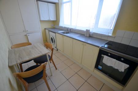 2 bedroom Flat to let in Humber Street, Grimsby, DN31
