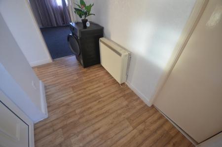 2 bedroom Flat to let in Humber Street, Grimsby, DN31