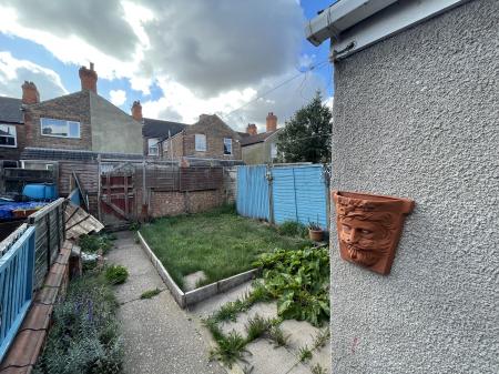3 bedroom Terraced House to let in Kettlewell Street, Grimsby, DN32