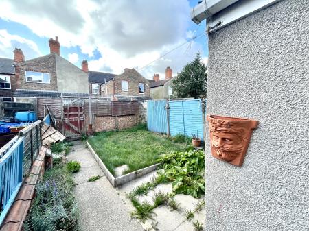 3 bedroom Terraced House to let in Kettlewell Street, Grimsby, DN32