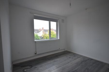 3 bedroom Terraced House to let in Heneage Road, Grimsby, DN32