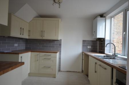 3 bedroom Terraced House to let in Heneage Road, Grimsby, DN32