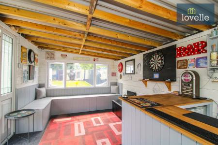 5 bedroom Semi-detached bungalow for sale in Tetney Lane, Holton-le-Clay, DN36