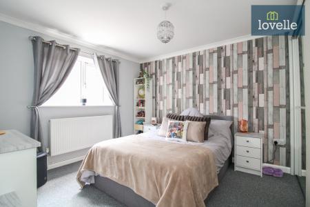 5 bedroom Semi-detached bungalow for sale in Tetney Lane, Holton-le-Clay, DN36