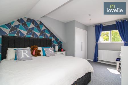 5 bedroom Semi-detached bungalow for sale in Tetney Lane, Holton-le-Clay, DN36