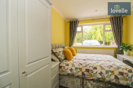 5 bedroom Semi-detached bungalow for sale in Tetney Lane, Holton-le-Clay, DN36