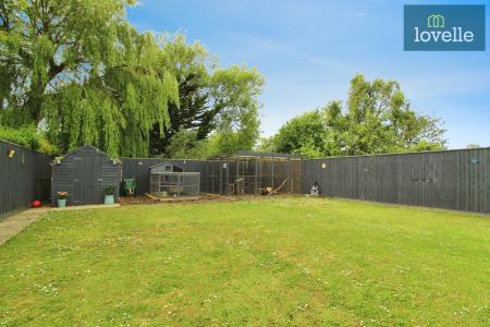 5 bedroom Semi-detached bungalow for sale in Tetney Lane, Holton-le-Clay, DN36