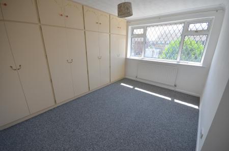3 bedroom Semi-detached house to let in Middlethorpe Road, Cleethorpes, DN35