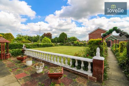 3 bedroom Detached house for sale in Coniston Avenue, Scartho, Grimsby, DN33