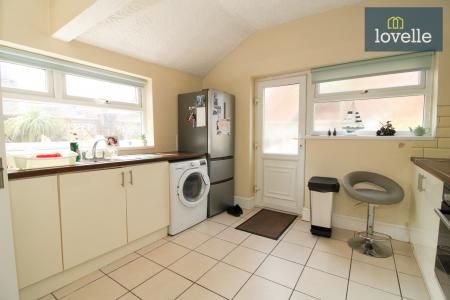 3 bedroom End of terrace house for sale in Roberts Street, Grimsby, DN32