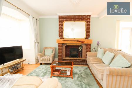 3 bedroom End of terrace house for sale in Roberts Street, Grimsby, DN32