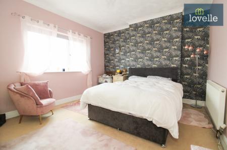 3 bedroom End of terrace house for sale in Roberts Street, Grimsby, DN32