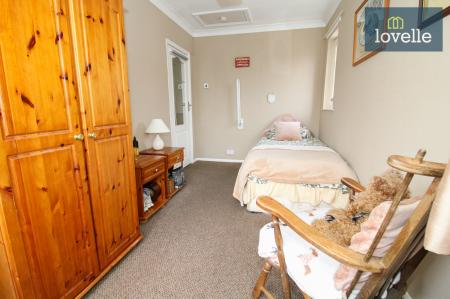 2 bedroom Detached bungalow for sale in Barry Avenue, Grimsby, DN34
