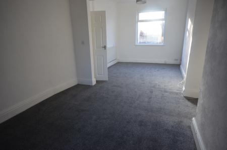 3 bedroom Terraced House to let in Lord Street, Grimsby, DN31