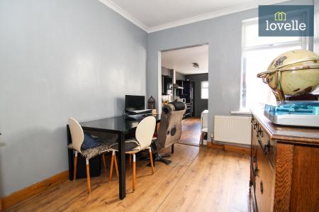 3 bedroom Terraced House for sale in Weelsby Street, Grimsby, DN32