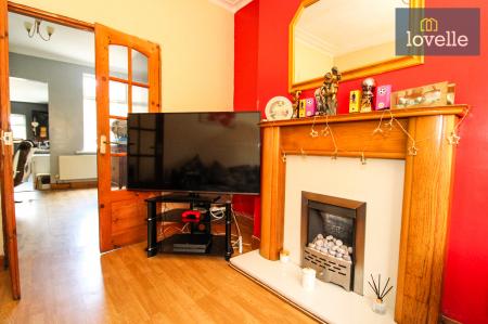 3 bedroom Terraced House for sale in Weelsby Street, Grimsby, DN32