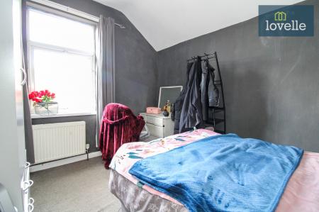 3 bedroom Terraced House for sale in Weelsby Street, Grimsby, DN32