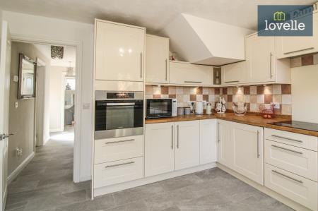 4 bedroom Detached house for sale in Shaw Drive, Scartho, Grimsby, DN33