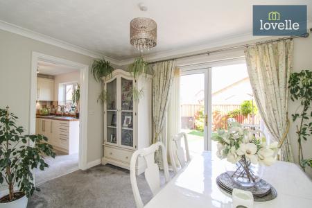 4 bedroom Detached house for sale in Shaw Drive, Scartho, Grimsby, DN33